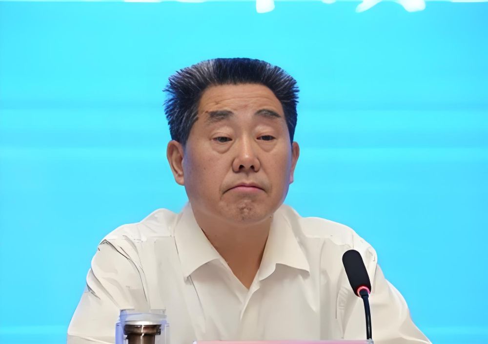 fYK4MWJke.jpeg